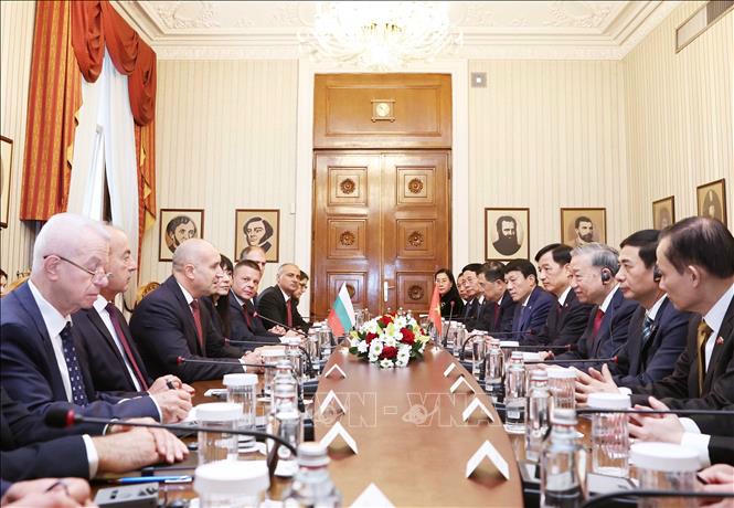 Tổng Bí thư Tô Lâm và Tổng thống Bulgaria Rumen Radev hội đàm chính thức. Ảnh: Thống Nhất/TTXVN