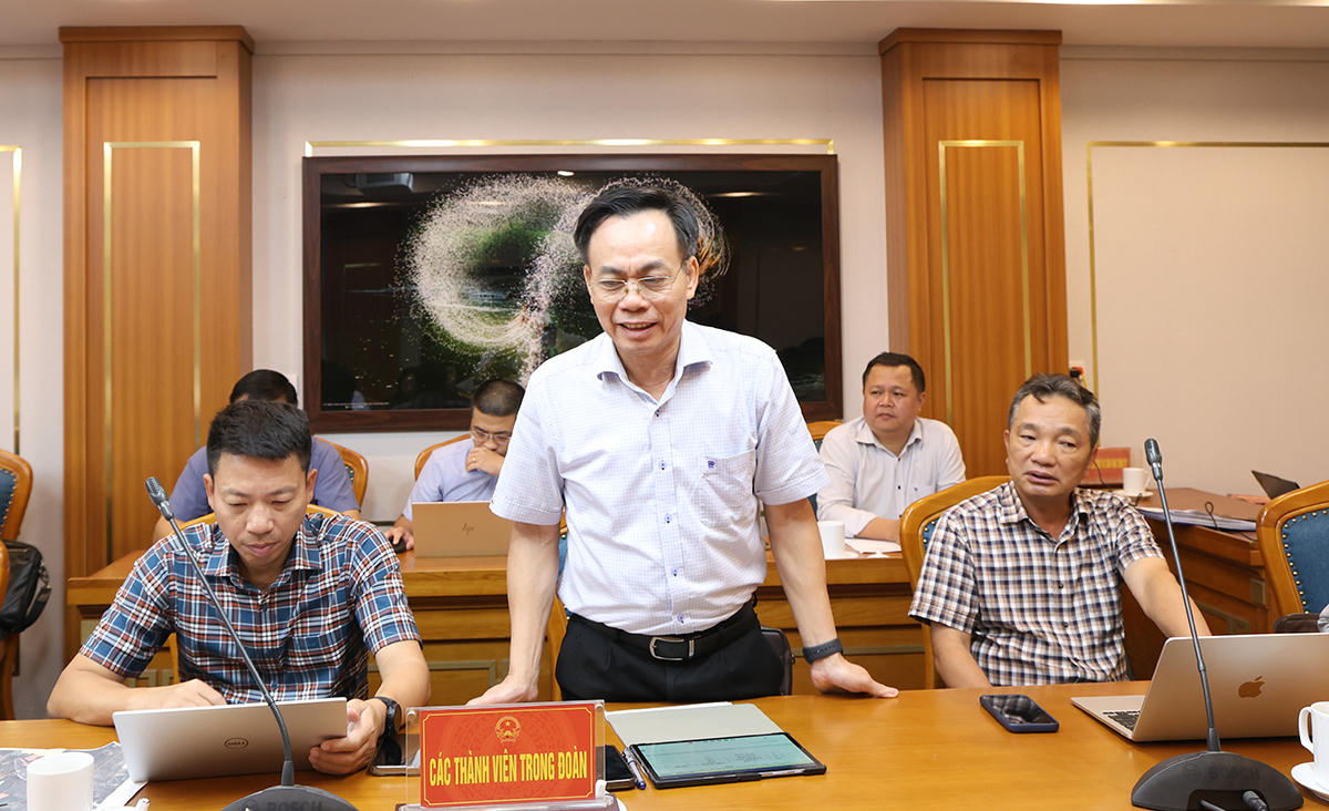 Quyền Giám đốc Ban QLDA các công trình điện miền Bắc – Lê Văn Khải phát biểu tại buổi làm việc