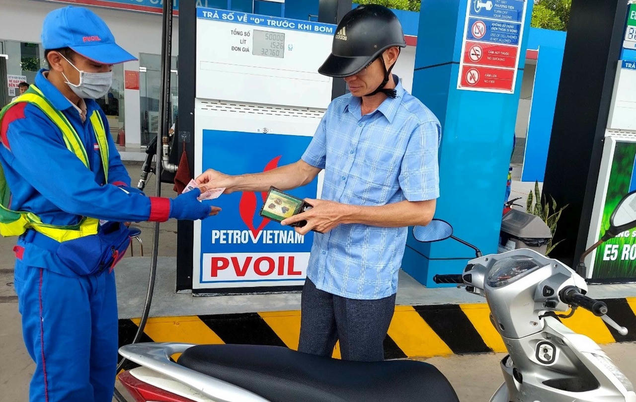 Giá xăng, dầu đồng loạt giảm