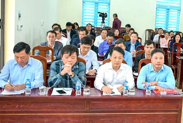 Các đại biểu dự hội nghị.