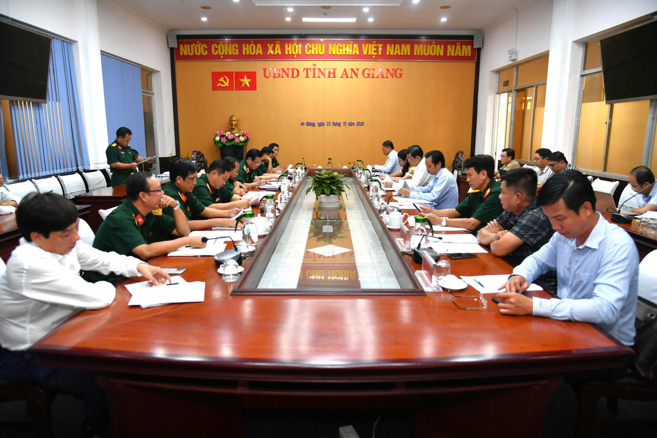 Quang cảnh buổi làm việc.