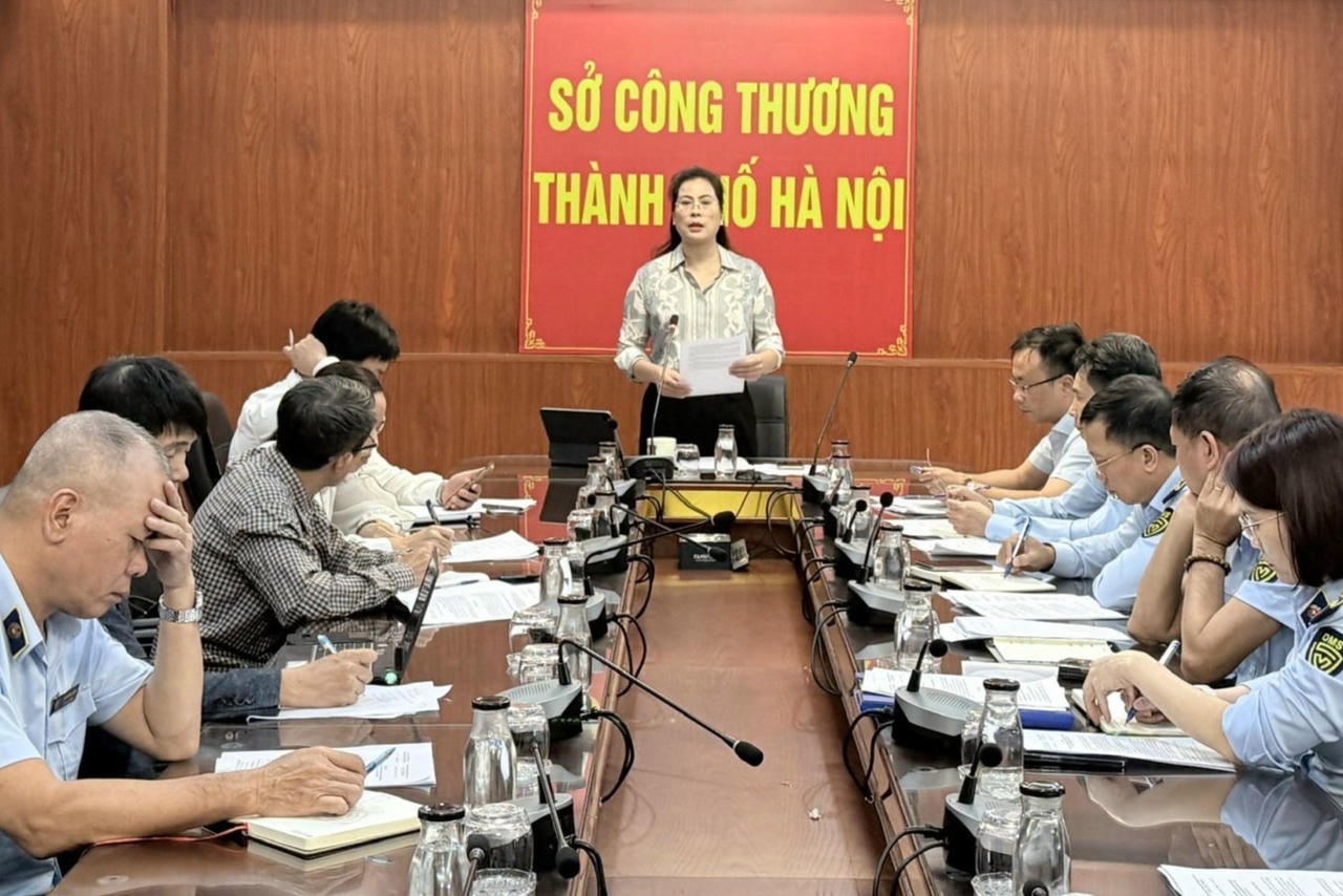 Cao điểm kiểm tra chống buôn lậu, gian lận thương mại và hàng giả trên địa bàn Hà Nội
