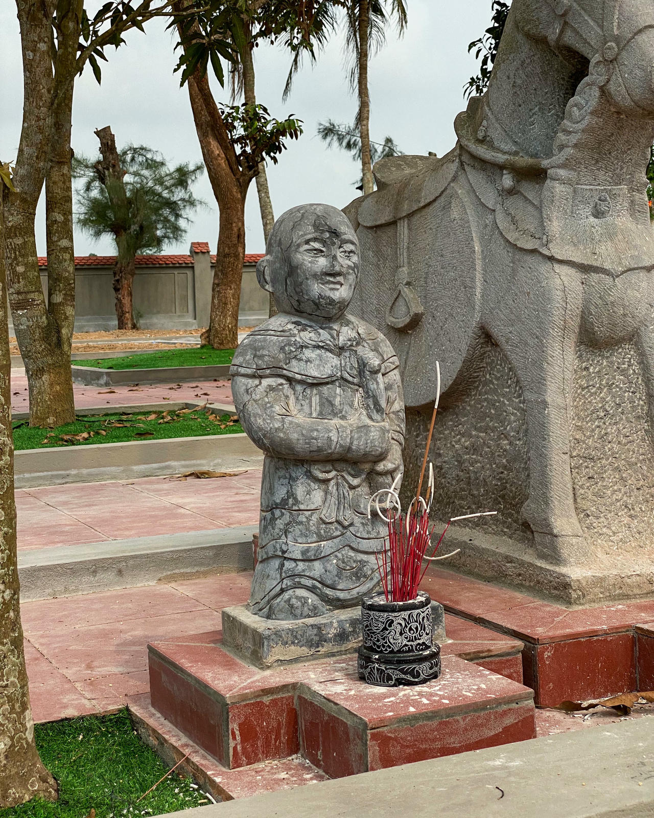 Hình ảnh tượng quản mã phục dựng tại đền Thần chụp năm 2024. Ảnh: Quốc Hưng