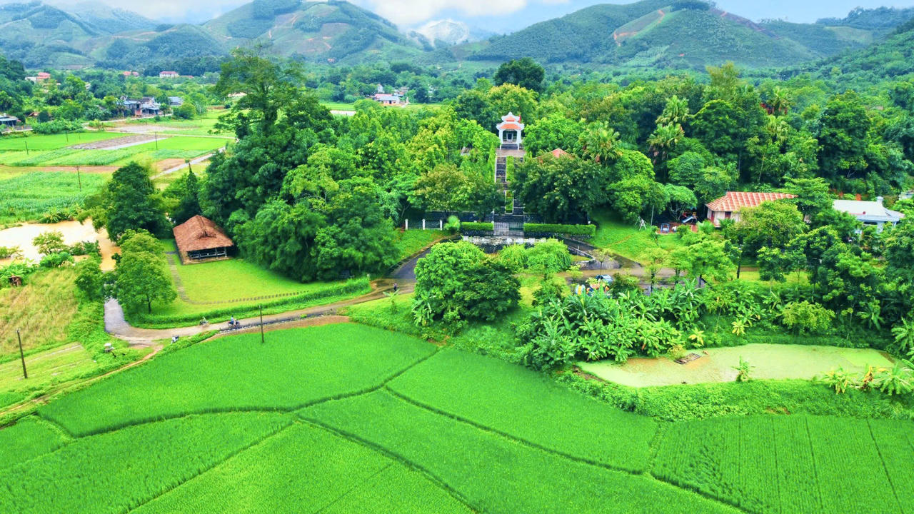 Ngành Du lịch đang trở thành ngành kinh tế mũi nhọn của tỉnh. (Ảnh: Lê Hanh)