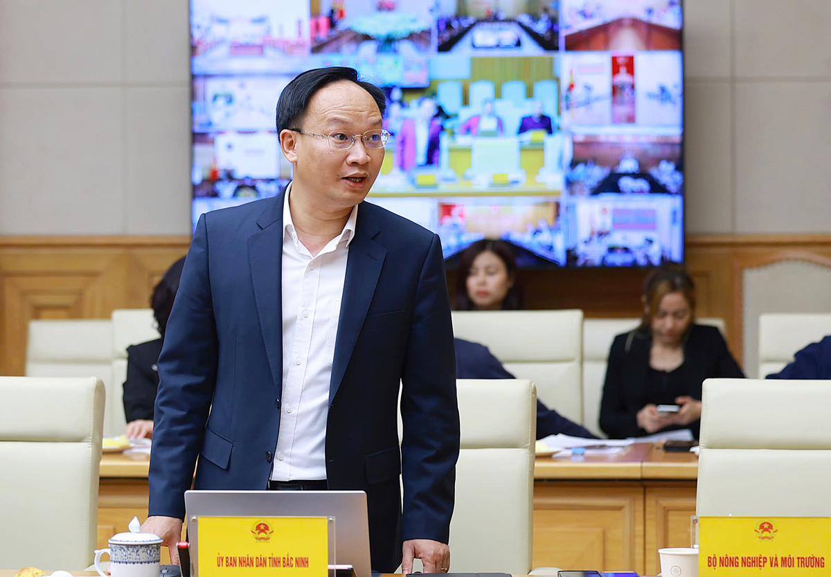 Ông Phạm Văn Thịnh, Phó Chủ tịch UBND tỉnh Bắc Ninh phát biểu ý kiến tại điểm cầu Trung ương.

