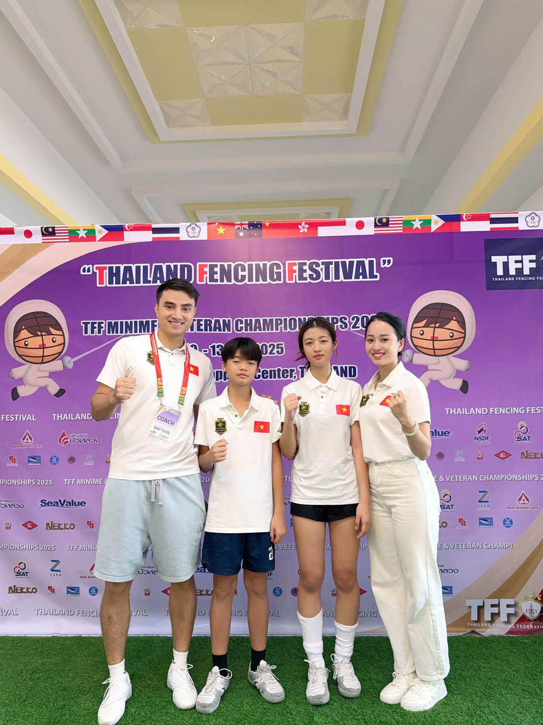 Chị em Nguyệt và Minh cùng kiếm thủ Vũ Thành An.