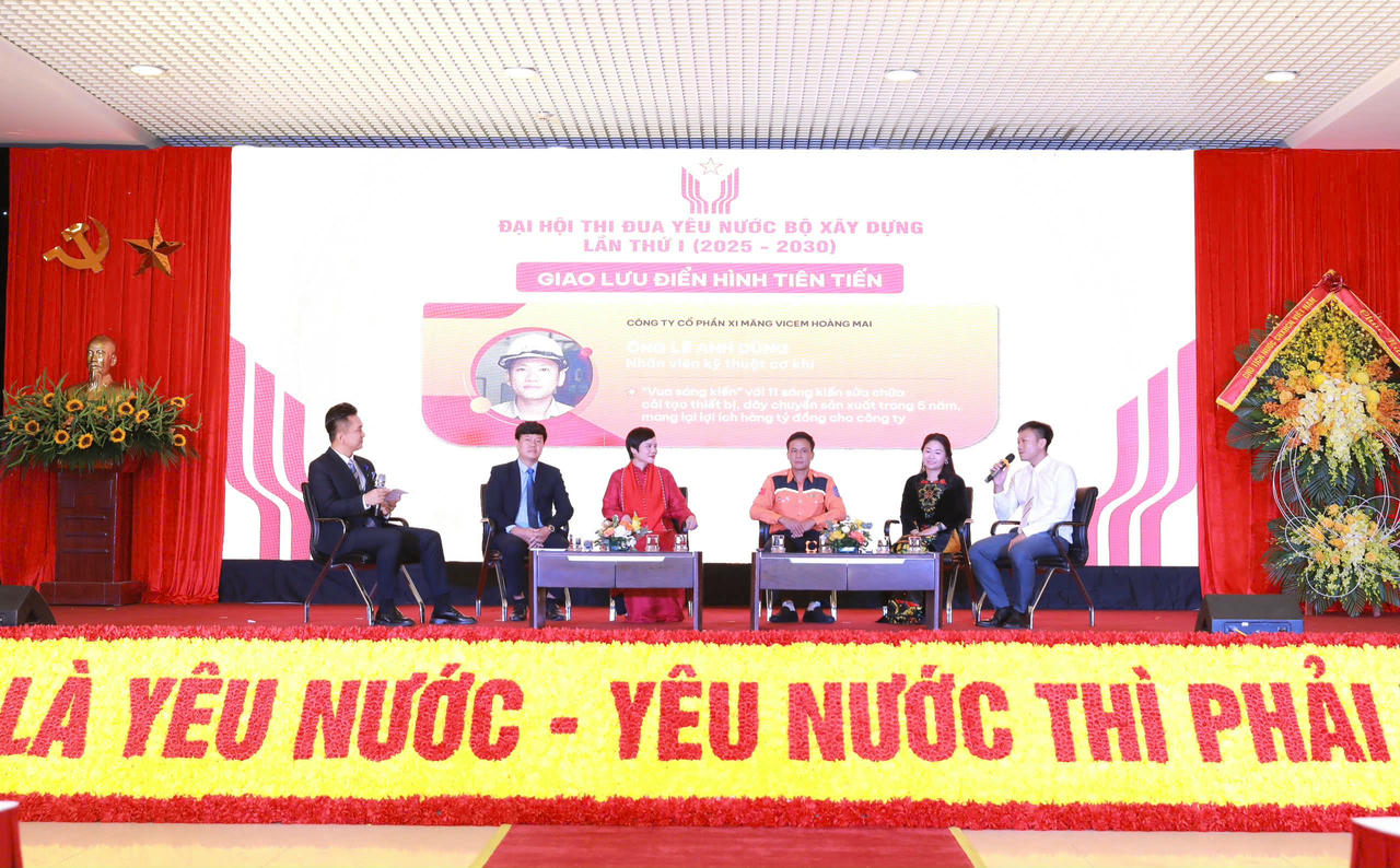 Giao lưu điển hình tiên tiến tại Đại hội.