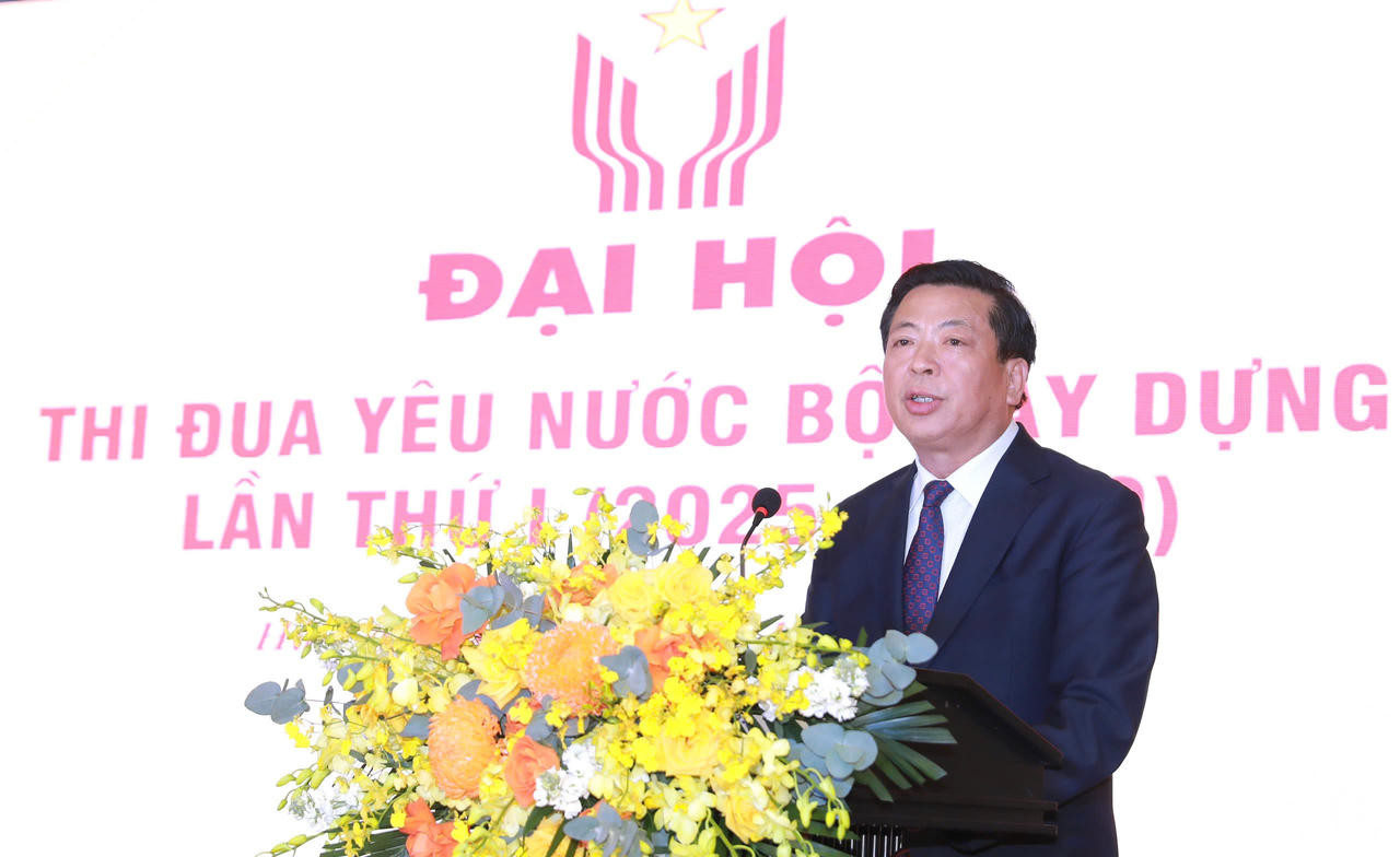 Bộ Trưởng Bộ Xây dựng Trần Hồng Minh phát biểu tại Đại hội.