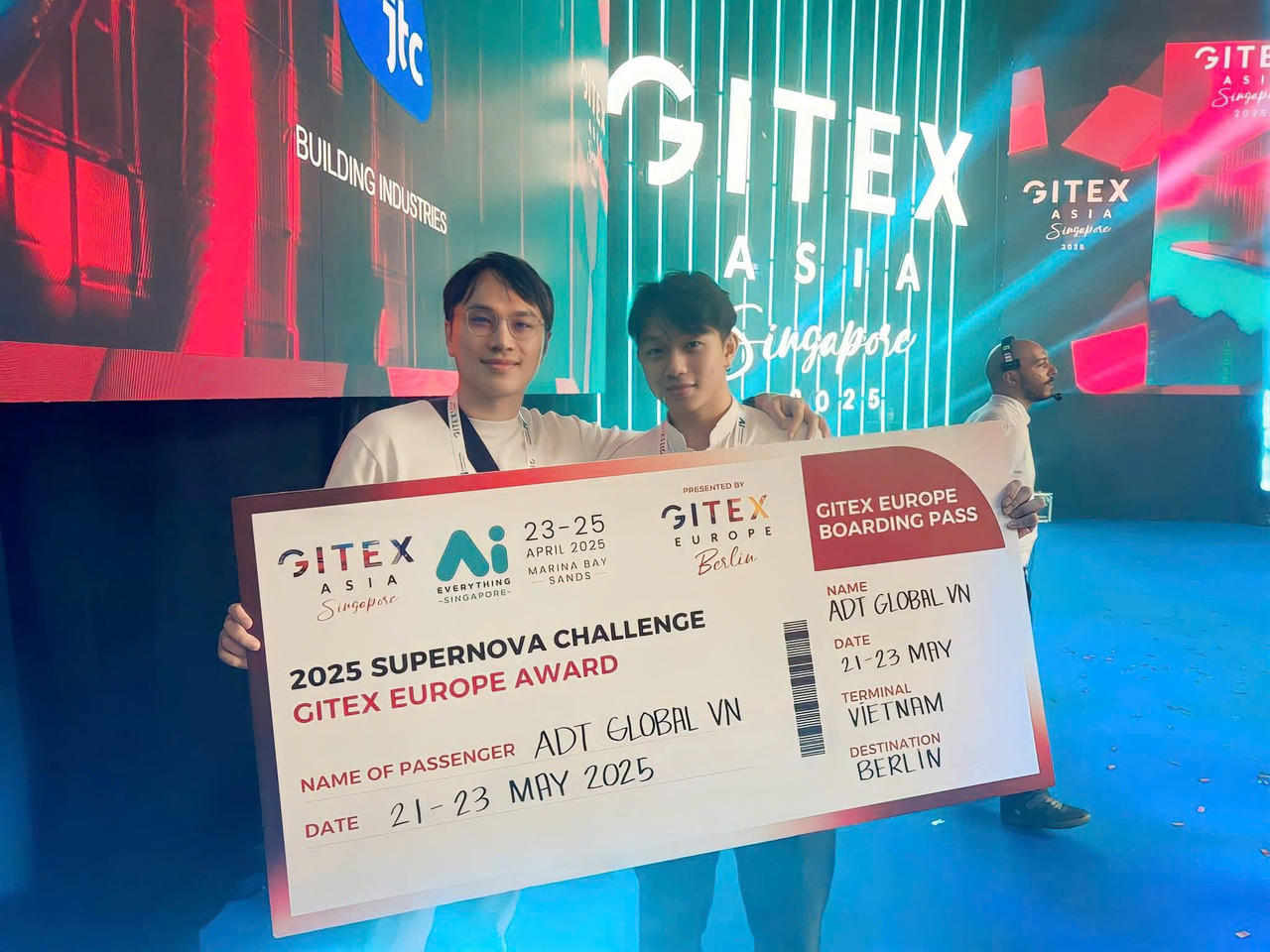 Nomi - Trợ lý tài chính AI dành cho cá nhân của ADT giành giải Nhất tại bảng “GITEX Europe Award”.