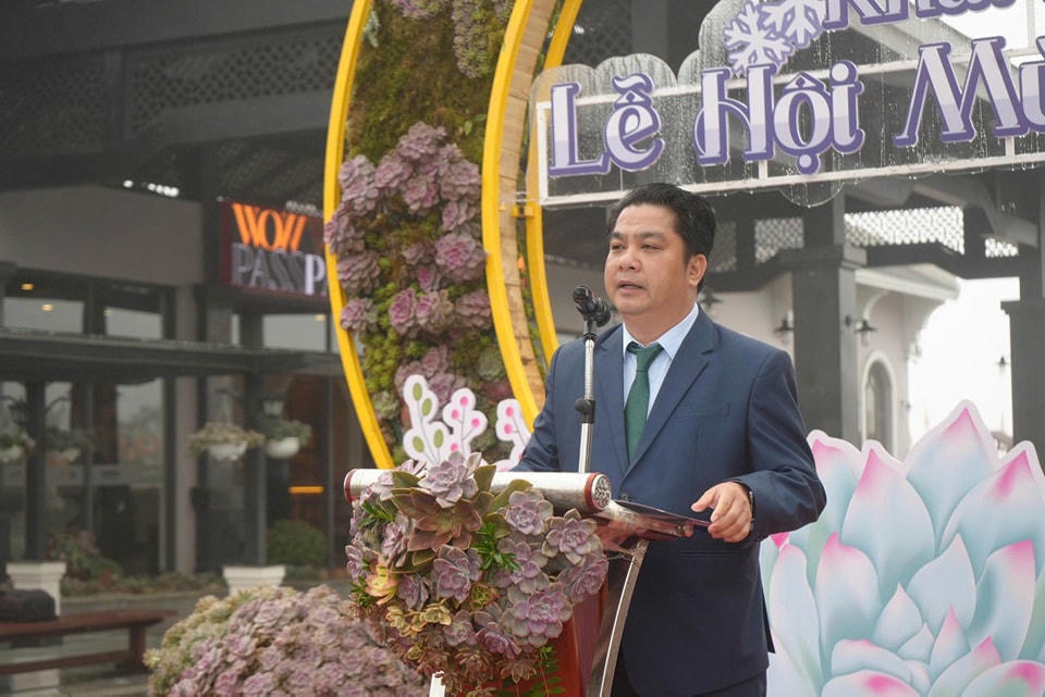 Ông Phạm Tiến Dũng, Phó Chủ tịch UBND phường Sa Pa phát biểu khai mạc