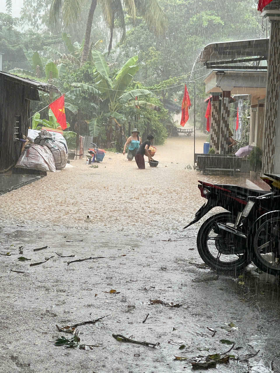 An Giang: Mưa lớn kéo dài, đặc khu Thổ Châu ngập nặng