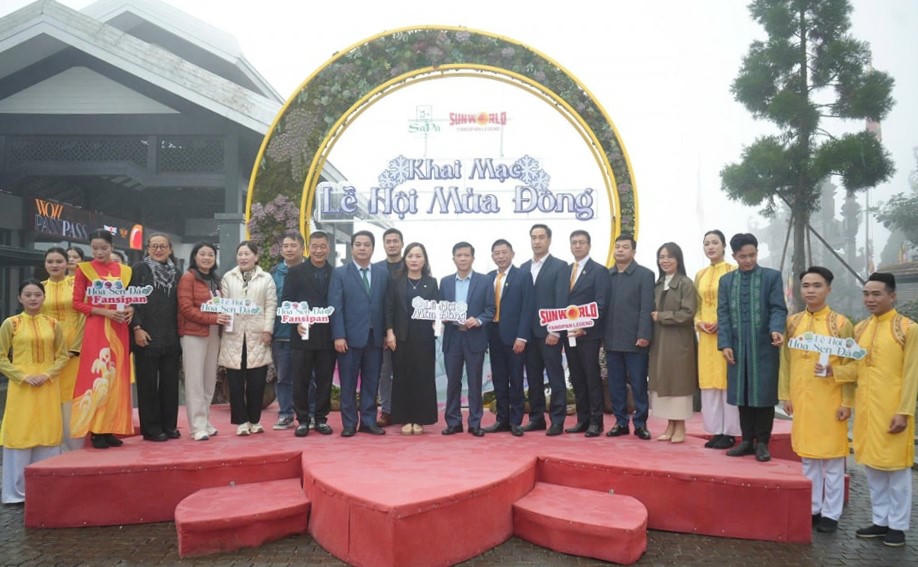 Các đại biểu tham dự Lễ khai mạc&nbsp;