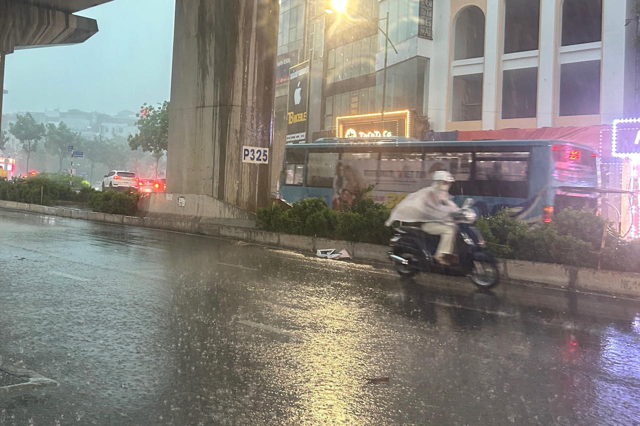 Thời tiết ngày 27/10: Cảnh báo mưa cường độ lớn ở Trung Bộ