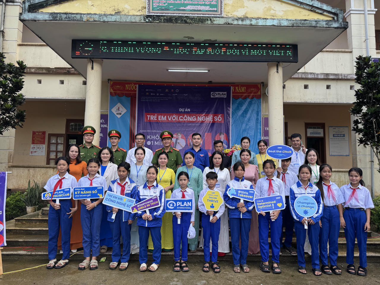 Chung tay vì một không gian mạng an toàn cho mọi trẻ em