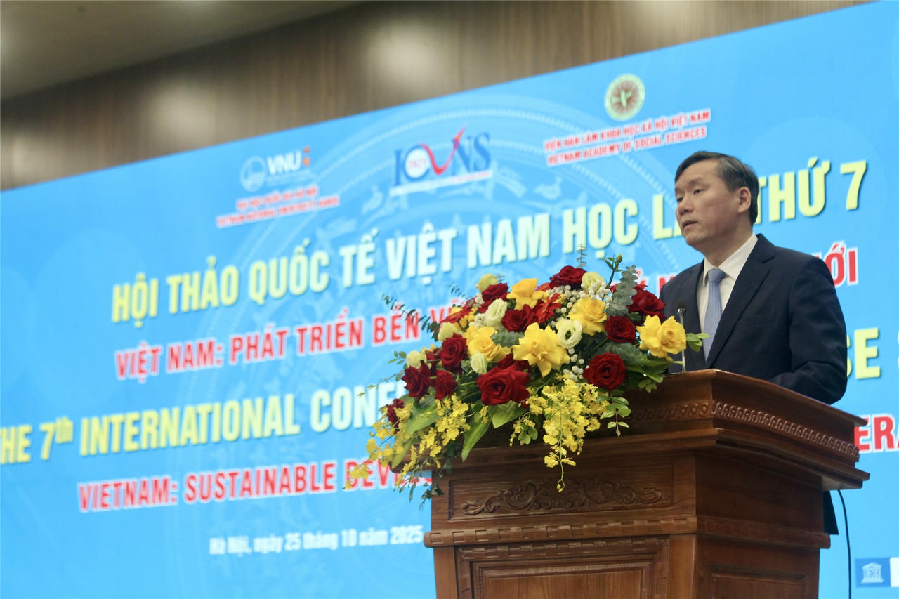 GS.TS Lê Văn Lợi, Chủ tịch Viện Hàn lâm Khoa học xã hội Việt Nam phát biểu.&nbsp;(Ảnh Vĩnh Hà)