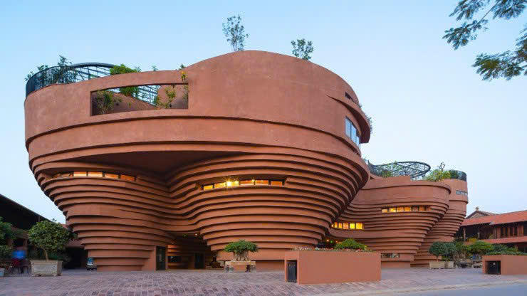 Bát Tràng (Hà Nội): Hành chính thông suốt, nỗ lực phát triển kinh tế - xã hội