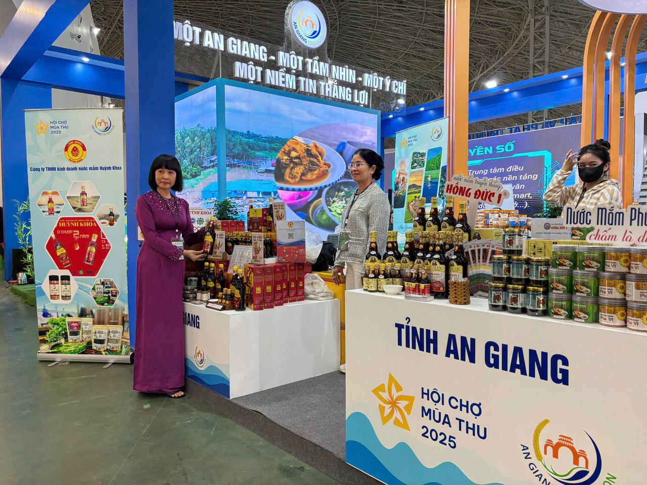 An Giang quảng bá du lịch và sản phẩm đặc trưng tại Hội chợ mùa Thu 2025