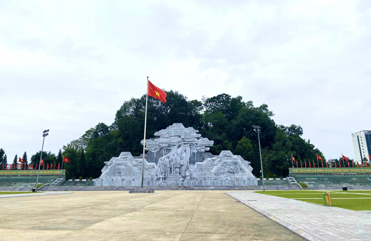 Tuyên Quang: Từ “Thủ đô Cách mạng” đến “Miền đá nở hoa” - Khát vọng bứt phá ngoạn mục bằng du lịch