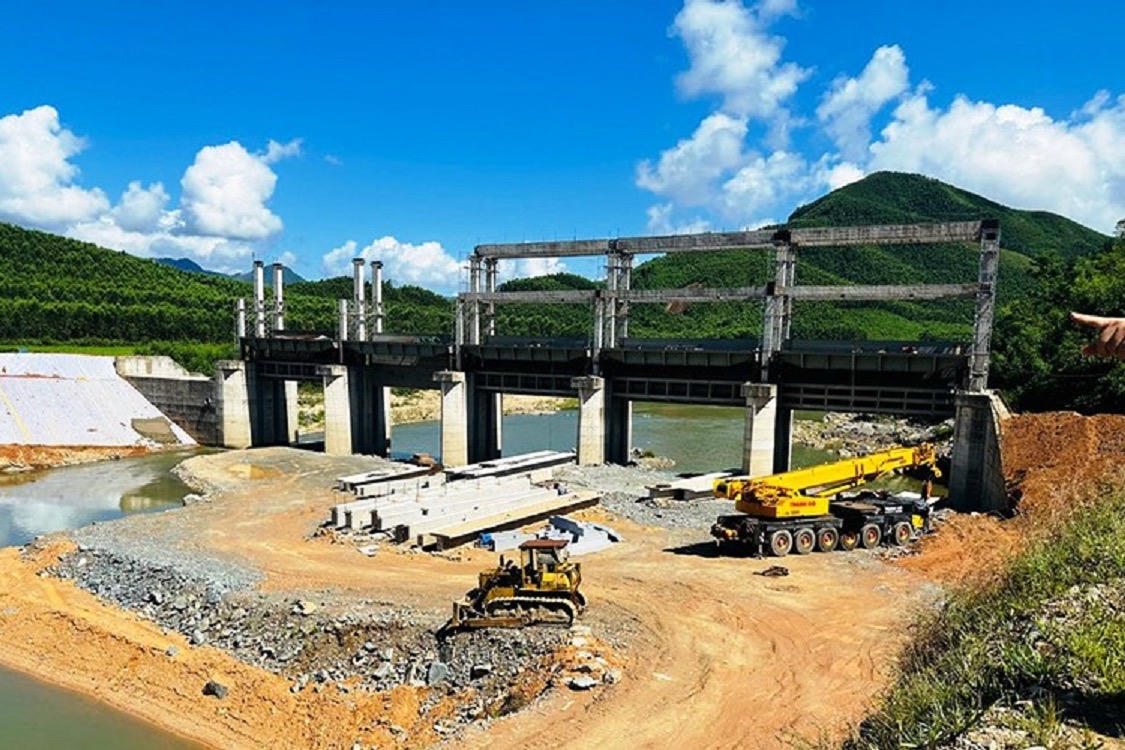 11 dự án thủy điện vướng giải phóng mặt bằng, thủ tục đấu nối: Quảng Ngãi yêu cầu các sở, ngành và chủ đầu tư phối hợp tháo gỡ 