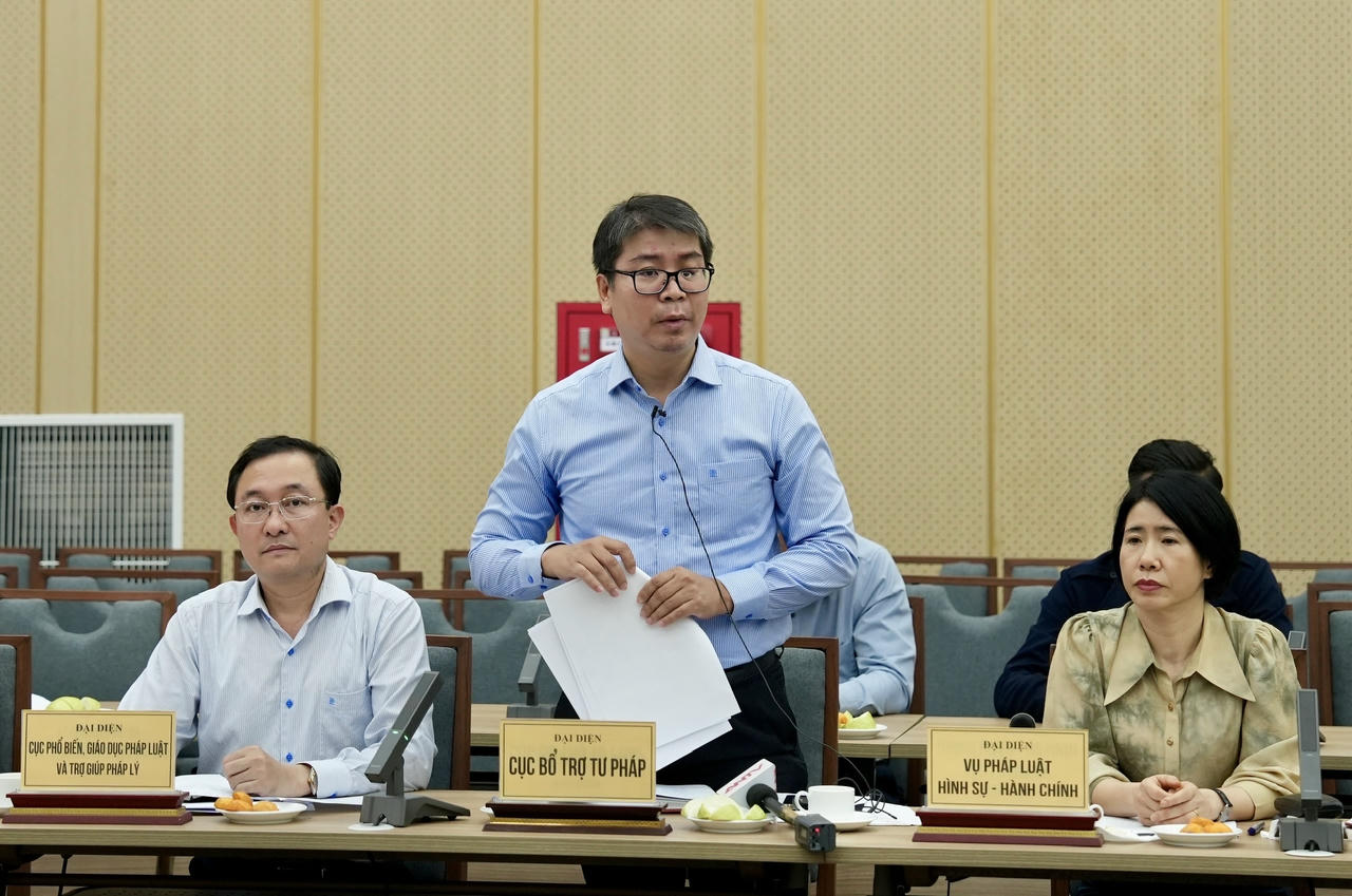 Khuyến khích người dân đến Văn phòng công chứng khi có yêu cầu chứng thực