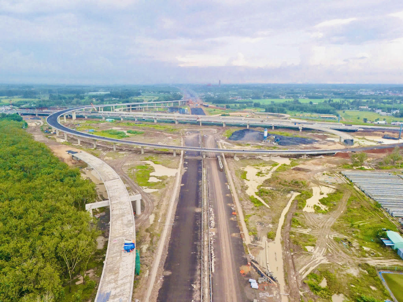 Dự kiến đoạn qua Đồng Nai hoàn thành năm 2025, toàn tuyến cao tốc Biên Hòa - Vũng Tàu khai thác đồng bộ năm 2026.