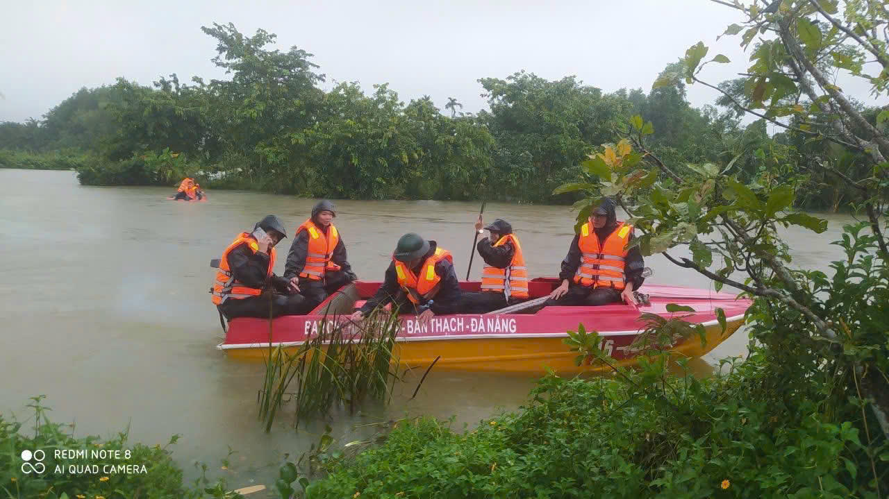 Mưa lũ, sạt lở tại Đà Nẵng: Quân đội khẩn trương triển khai lực lượng đến với Nhân dân sớm nhất
