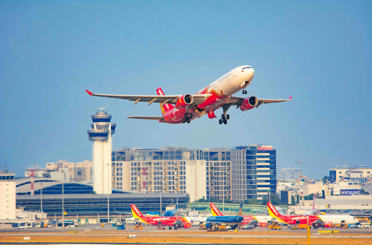 Vietjet tung siêu ưu đãi 11/11: Giảm giá vé bay đến 100% cho mùa lễ hội cuối năm