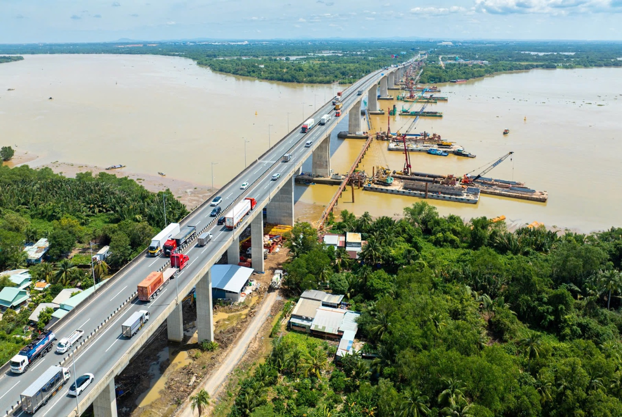 Hoạt động thi công chủ yếu tập trung ở khu vực cầu Long Thành.