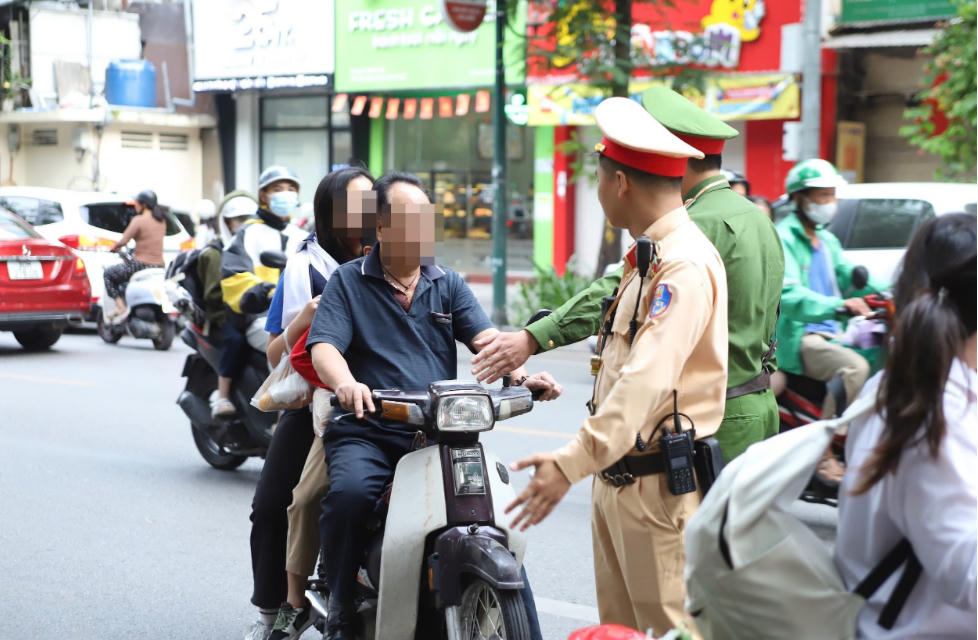 Ý thức giao thông của học sinh bắt đầu từ cha mẹ