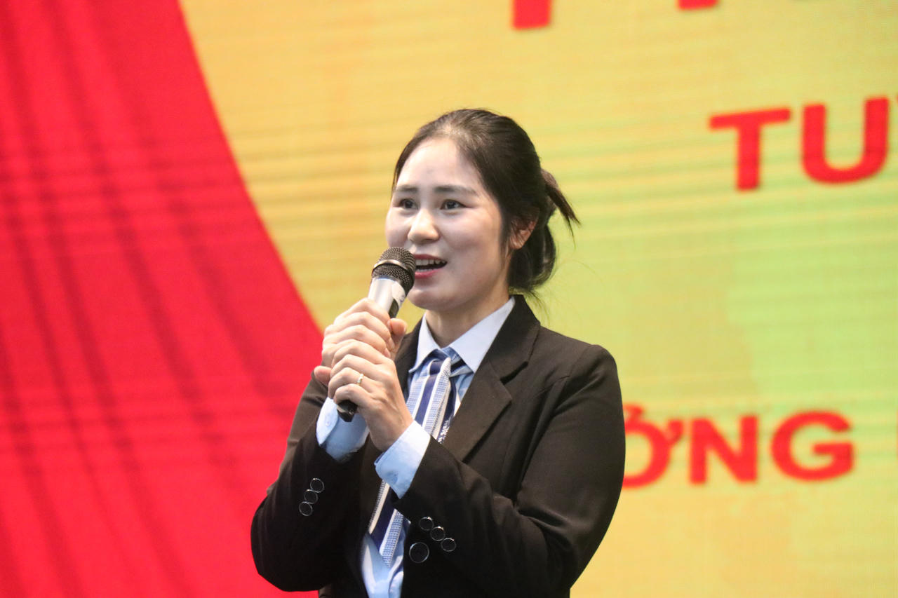 Cô Nguyễn Thị Thanh Nhàn – Phó Hiệu trưởng THCS và THPT Nguyễn Siêu.