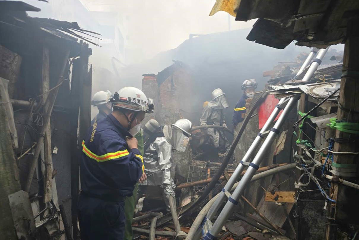 Cháy lớn tại nhà dân ở Tây Mỗ (Hà Nội), một người cao tuổi tử vong