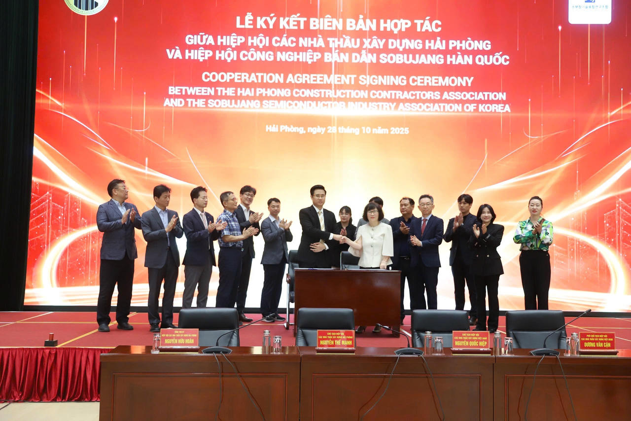 Hiệp hội các Nhà thầu Xây dựng Hải Phòng ký kết hợp tác với Hiệp hội Công nghiệp bán dẫn Hàn Quốc.