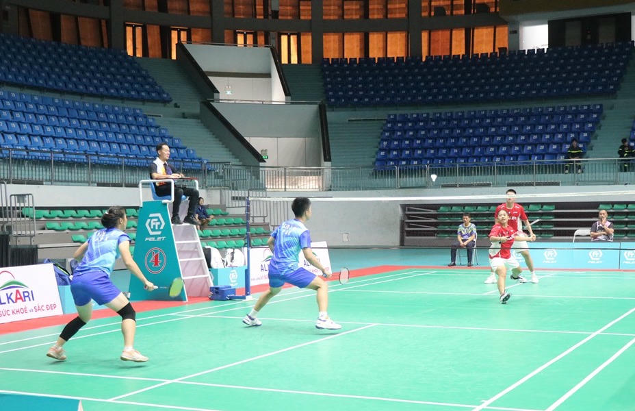 Trận thi đấu nội dung đôi nam nữ giữa cặp vận động viên Indonesia và Triều Tiên.