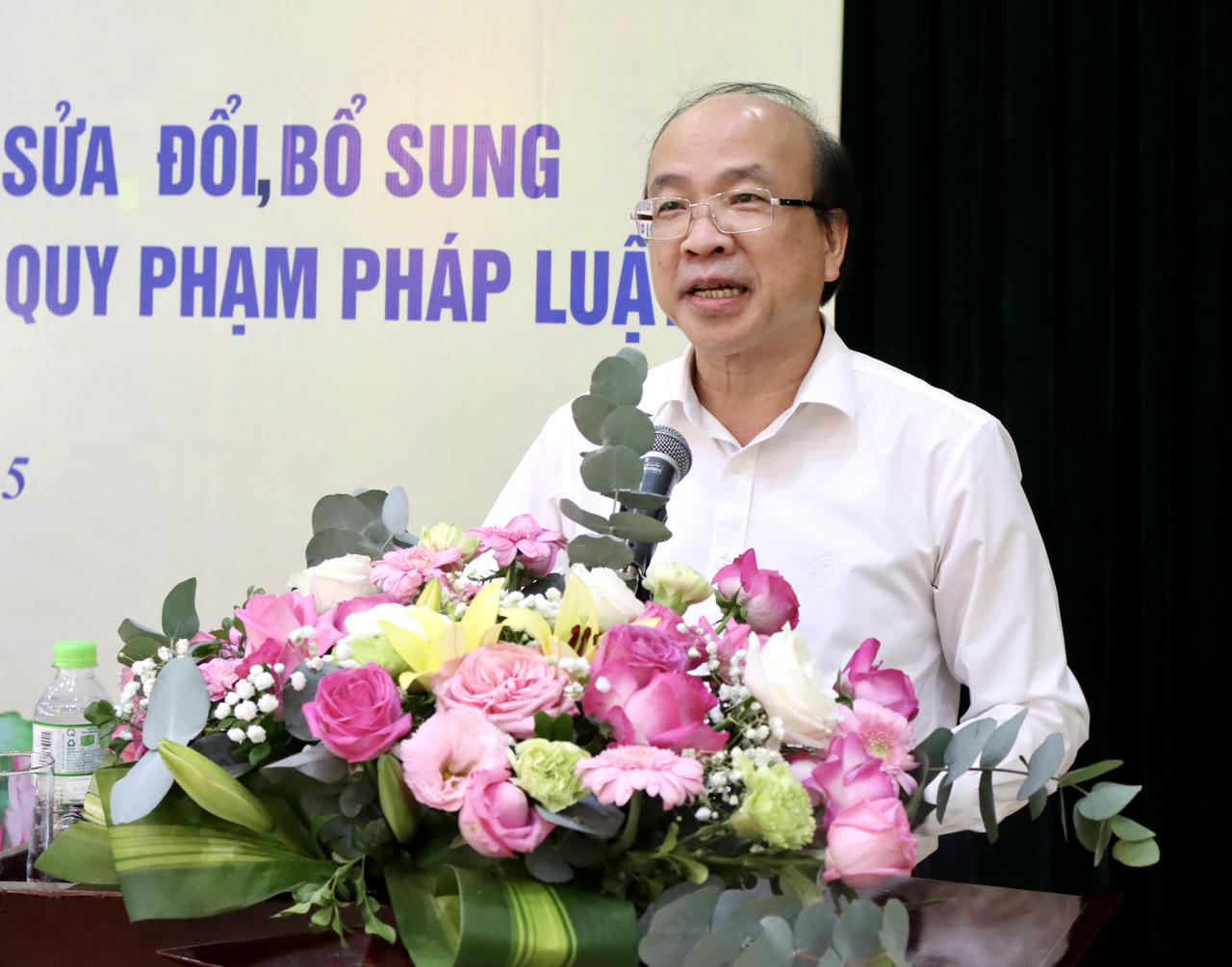 Thứ trưởng Phan Chí Hiếu phát kiểu khai mạc hội thảo.