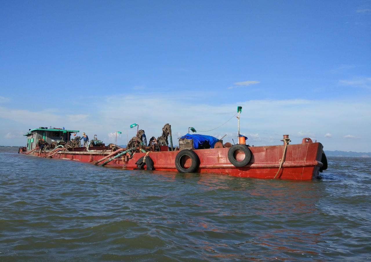 Hải Phòng&nbsp;thực hiện nghiêm các chủ trương, chính sách, pháp luật của Đảng và Nhà nước về khoáng sản; bảo đảm hoạt động khai thác, sử dụng tài nguyên phải tuân thủ quy định về đất đai, quy hoạch, môi trường và an toàn giao thông.