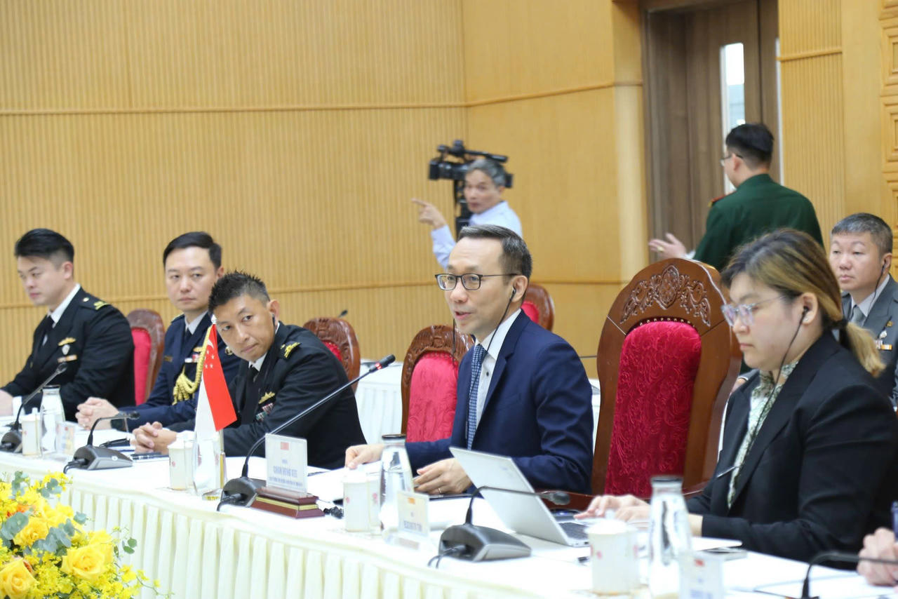 Thư ký Thường trực Bộ Quốc phòng Singapore Chan Heng Kee đồng chủ trì sự kiện