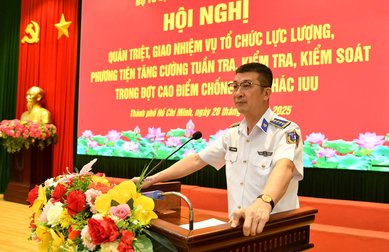 Đại tá Nguyễn Minh Khánh - Phó Tư lệnh, Tham mưu trưởng Bộ Tư lệnh Vùng Cảnh sát biển 3 chủ trì Hội Nghị.