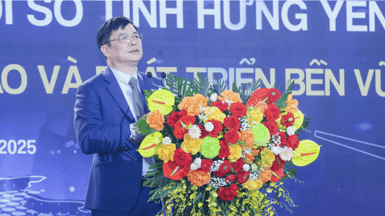 Phó Chủ tịch UBND tỉnh Hưng Yên&nbsp;Phạm Văn Nghiêm phát biểu khai mạc.