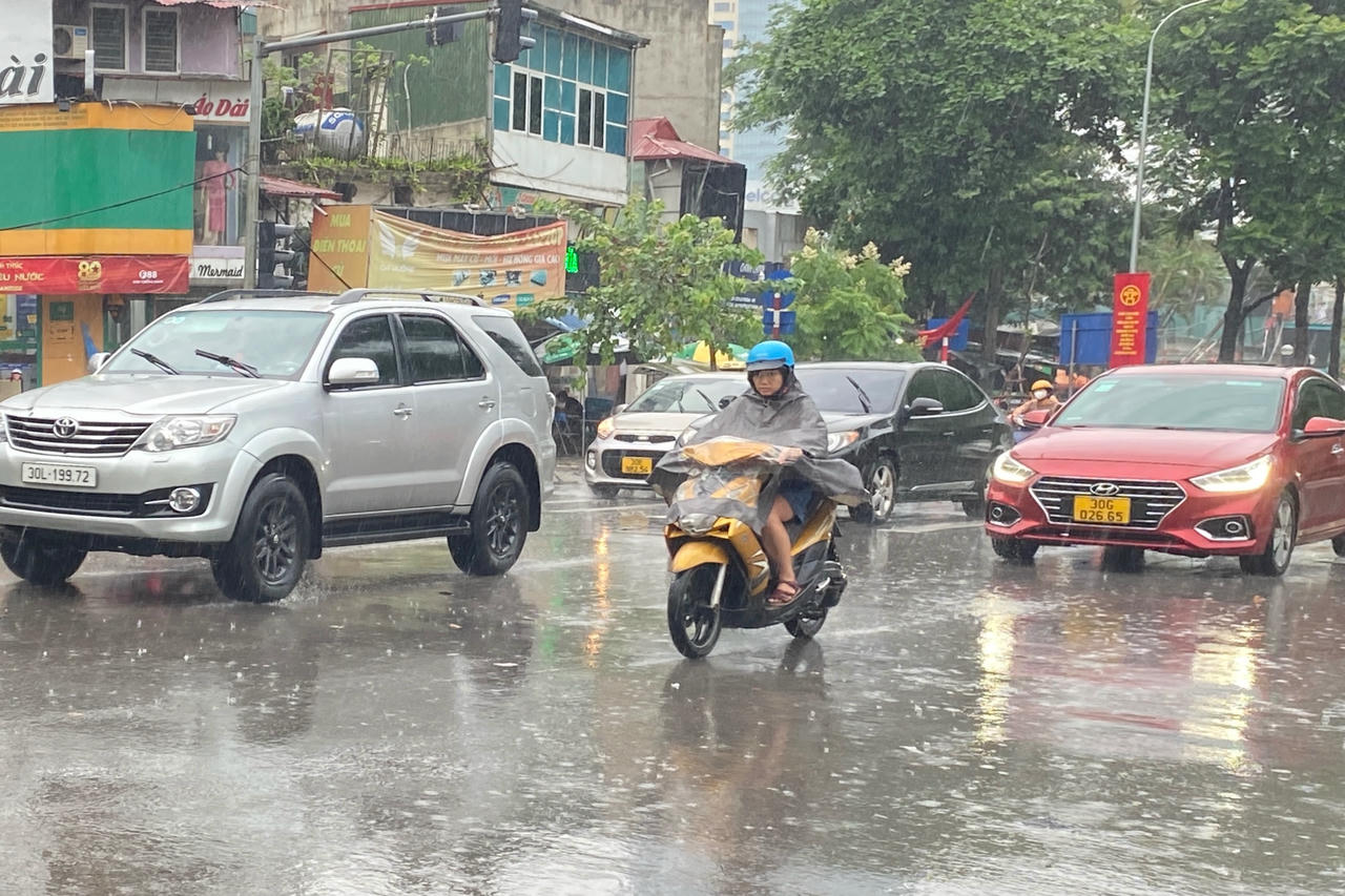 Thời tiết ngày 30/10: Bắc Bộ mưa rải rác