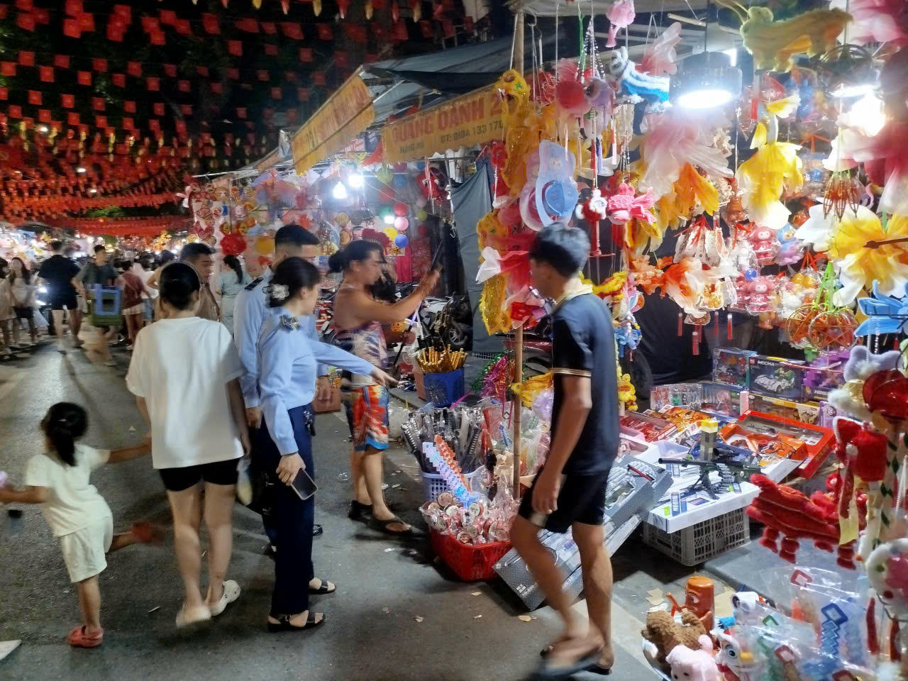 Quá trình thực hiện nhiệm vụ lực lượng QLTT TP Hà Nội gặp không ít khó khăn. 