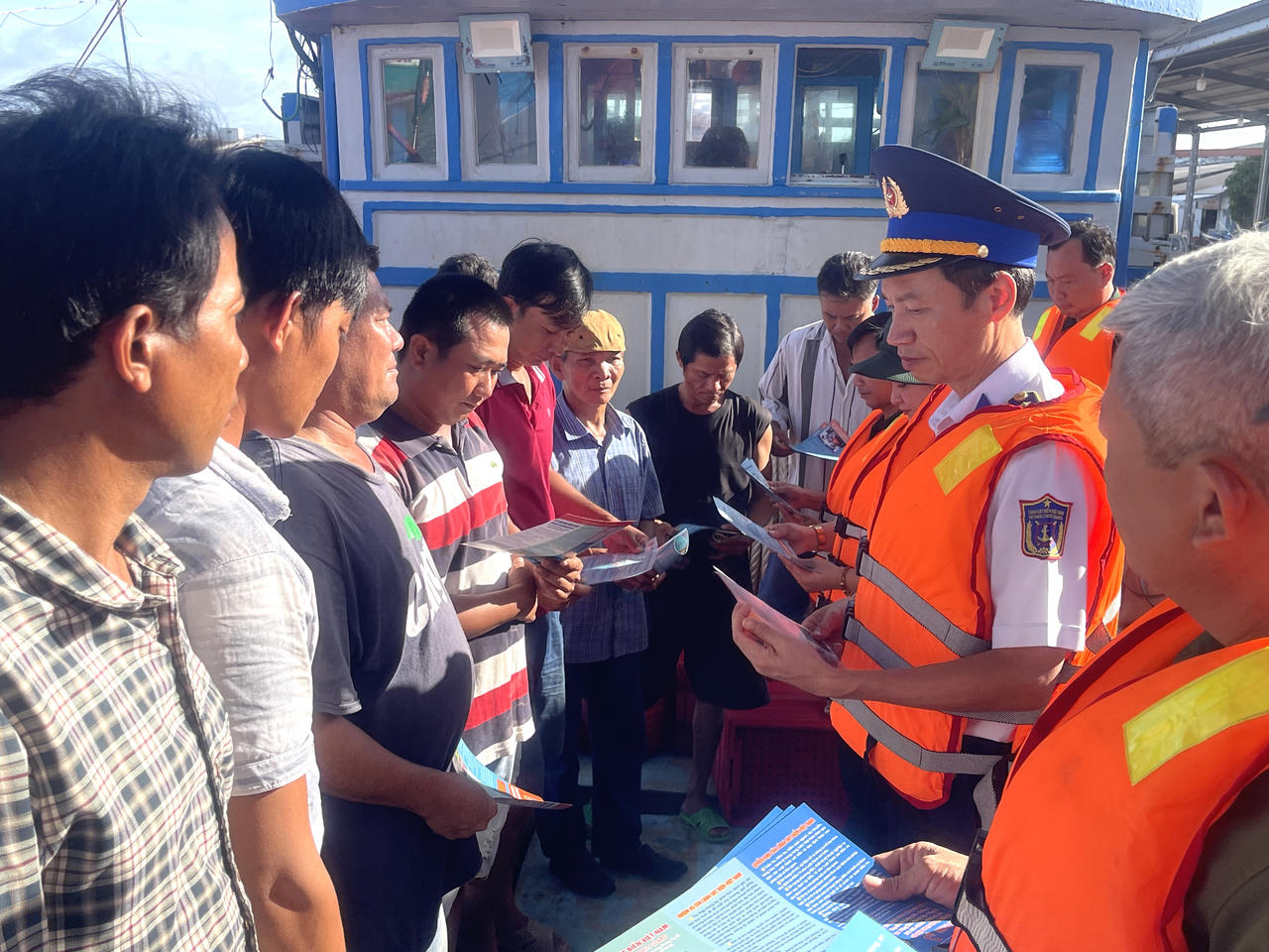 Bộ Tư lệnh Vùng Cảnh sát biển 3 thực hiện đợt cao điểm chống khai thác IUU