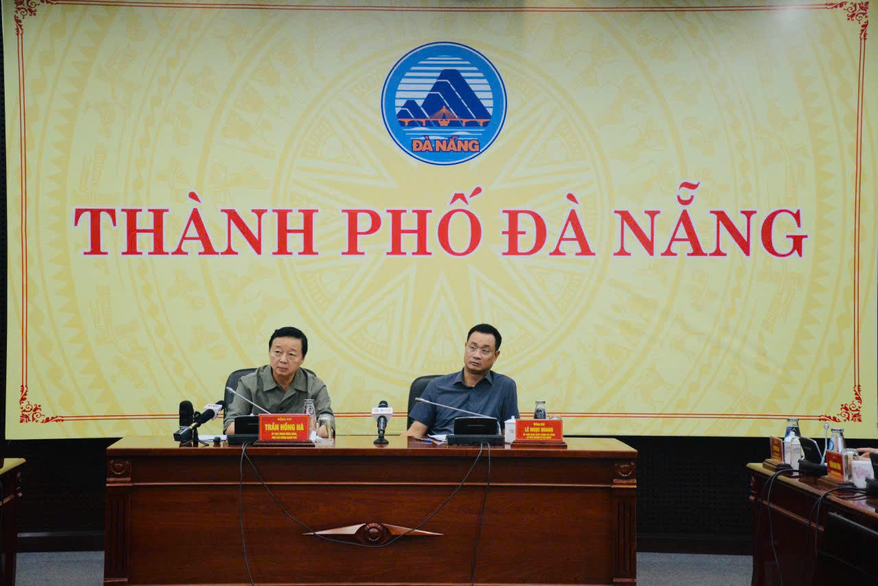 Phó Thủ tướng Trần Hồng Hà chủ trì cuộc họp khẩn với lãnh đạo thành phố Đà Nẵng.