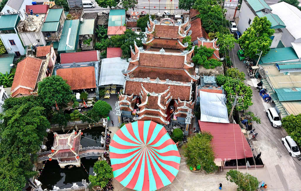 Đền&nbsp;Cửu Tỉnh, phường Phù Vân, tỉnh Ninh Bình nhìn từ trên cao