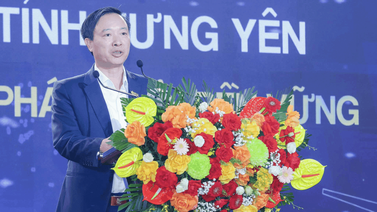 Thiếu tướng Nguyễn Ngọc Cương, Giám đốc Trung tâm Dữ liệu Quốc gia, Phó Chủ tịch Hiệp hội Dữ liệu Quốc gia phát biểu tại diễn đàn.