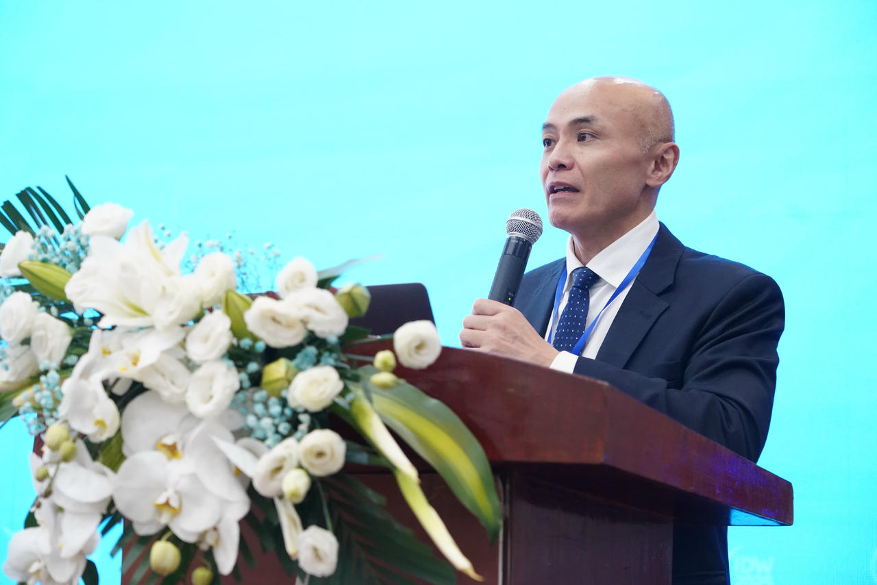 Tổng Thư ký APT Masanori Kondo trình bày tại Hội nghị