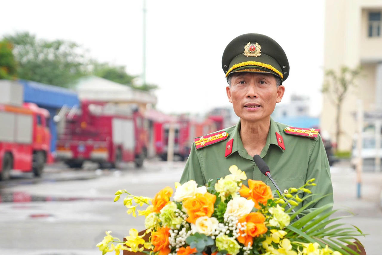 Đại tá Phạm Viết Dũng, Phó Giám đốc Công an thành phố phát biểu bế mạc tại buổi diễn tập.