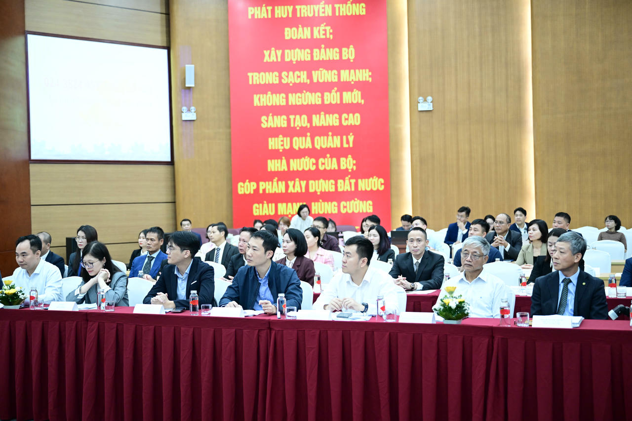 Đại diện các doanh nghiệp tại hội nghị. Ảnh: VA