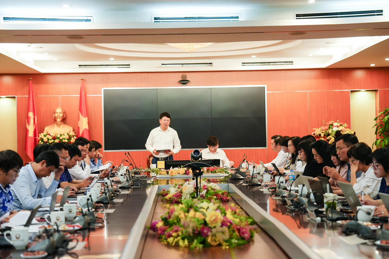 Đoàn công tác liên ngành về rà soát, cắt giảm, đơn giản hóa TTHC dựa trên dữ liệu làm việc với Bộ Khoa học và Công nghệ