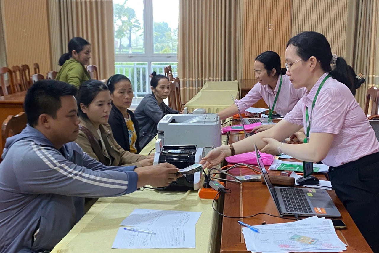 NHCSXH kịp thời hỗ trợ người dân miền núi Quảng Ngãi ổn định cuộc sống.