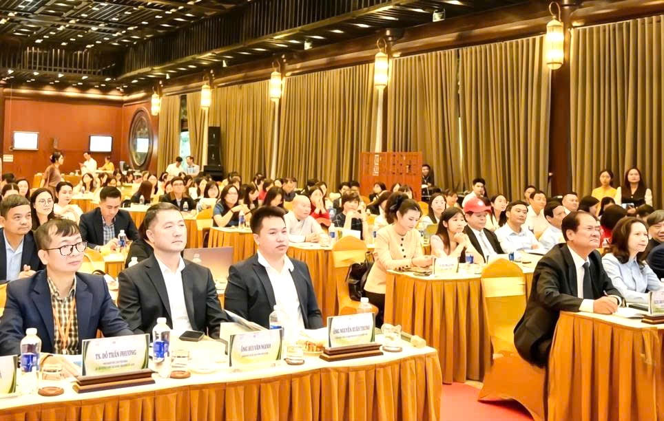 Các đại biểu tham dự hội thảo